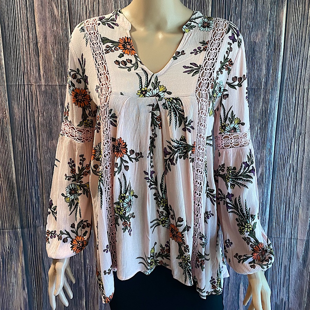 Altar’d State small baby pale pink floral flowy long sleeve peasant blouse